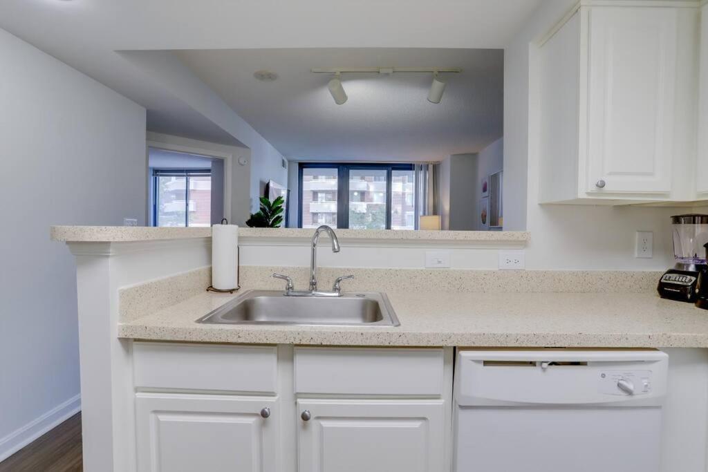 Sensational 1 Bedroom Condo At Ballston Place With Gym Άρλινγκτον Εξωτερικό φωτογραφία